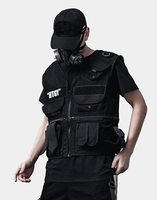 Military tactical vest with many pockets